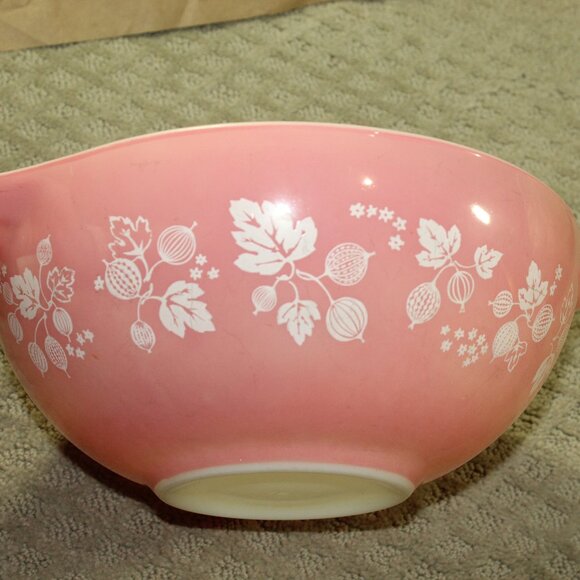 Vtg PYREX Pink Gooseberry 4 Piece Cinderella Mixing Bowl Set  444 443 442 441 - Picture 3 of 15